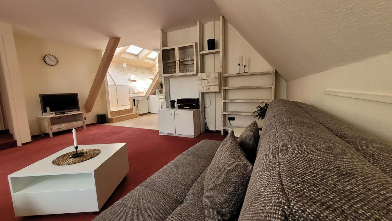 Hotel Zur Linde เมลดอร์ฟ ภายนอก รูปภาพ